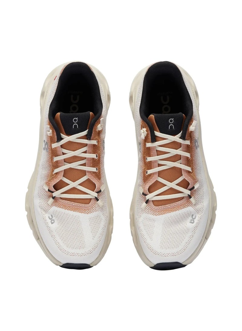 أون "كلاود تيلت" – سنيكرز للأداء العصري بهندسة سويسرية وراحة فائقة طوال اليوم - Image 3